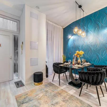 Sweet Dreams At Opera House Downtown Apartment *