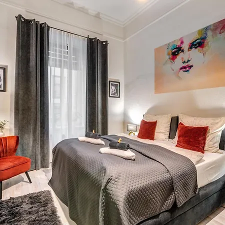 Sweet Dreams At Opera House Downtown Apartment Budapest
